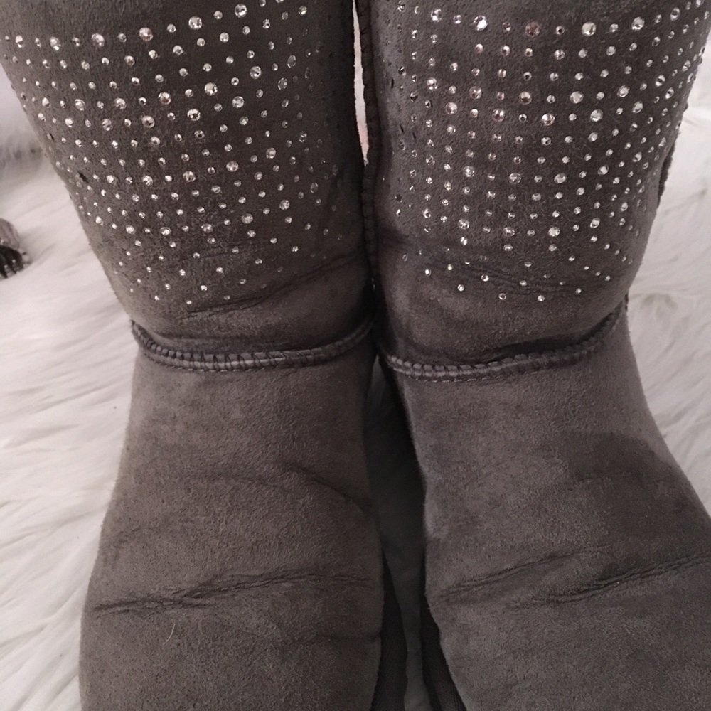 UGG Boots gray with Swvorski crystals-short size 6